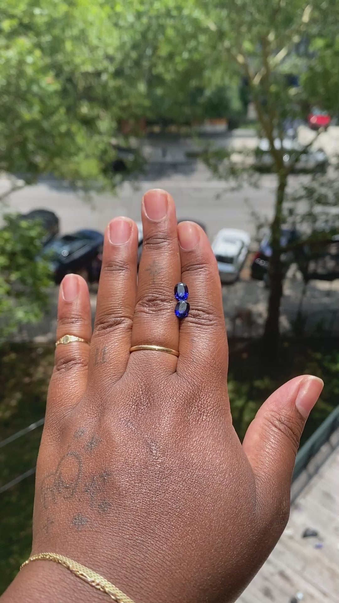 Oval Cut Lab-Grown Blue Sapphire